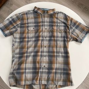 Men’s Large Kuhl button down plaid shirt.